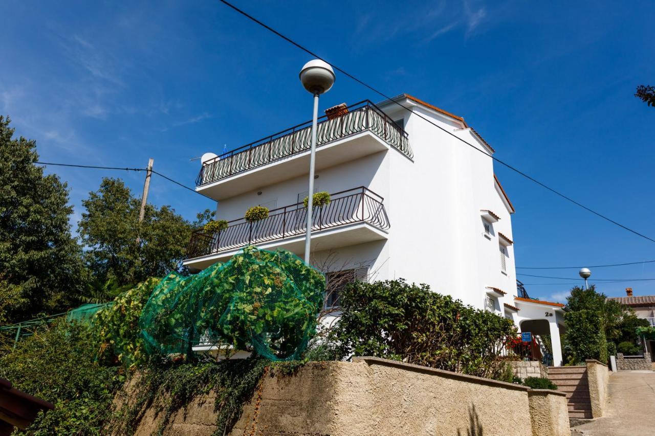 Apartment Gordana Malinska Exterior photo